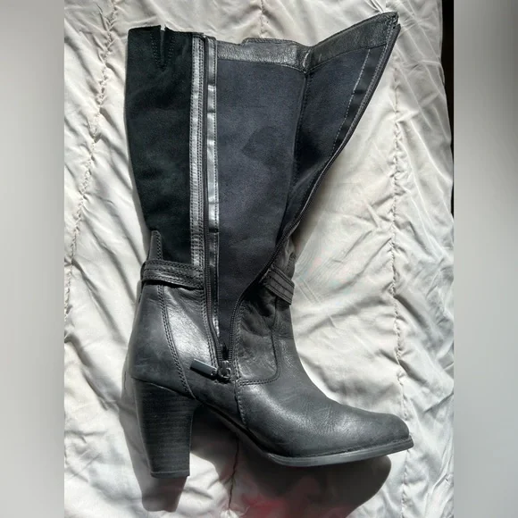 Clarks Charcoal & Black Boots size 8.5 - Picture 7 of 13